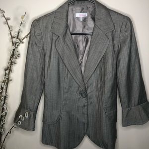 Allura gray skirt suit w/ cute ruffle style